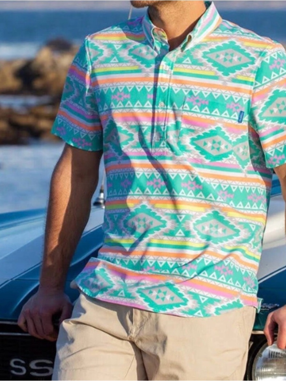 Men's Chubbie’s Short-Sleeve Button-Down Shirt in en fuego Aztec southwest Print